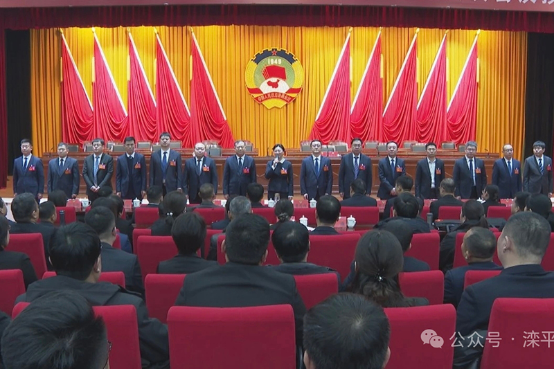 縣委書記馬學敏 代縣長郭耀東看望慰問參會人大代表、政協委員2.jpg